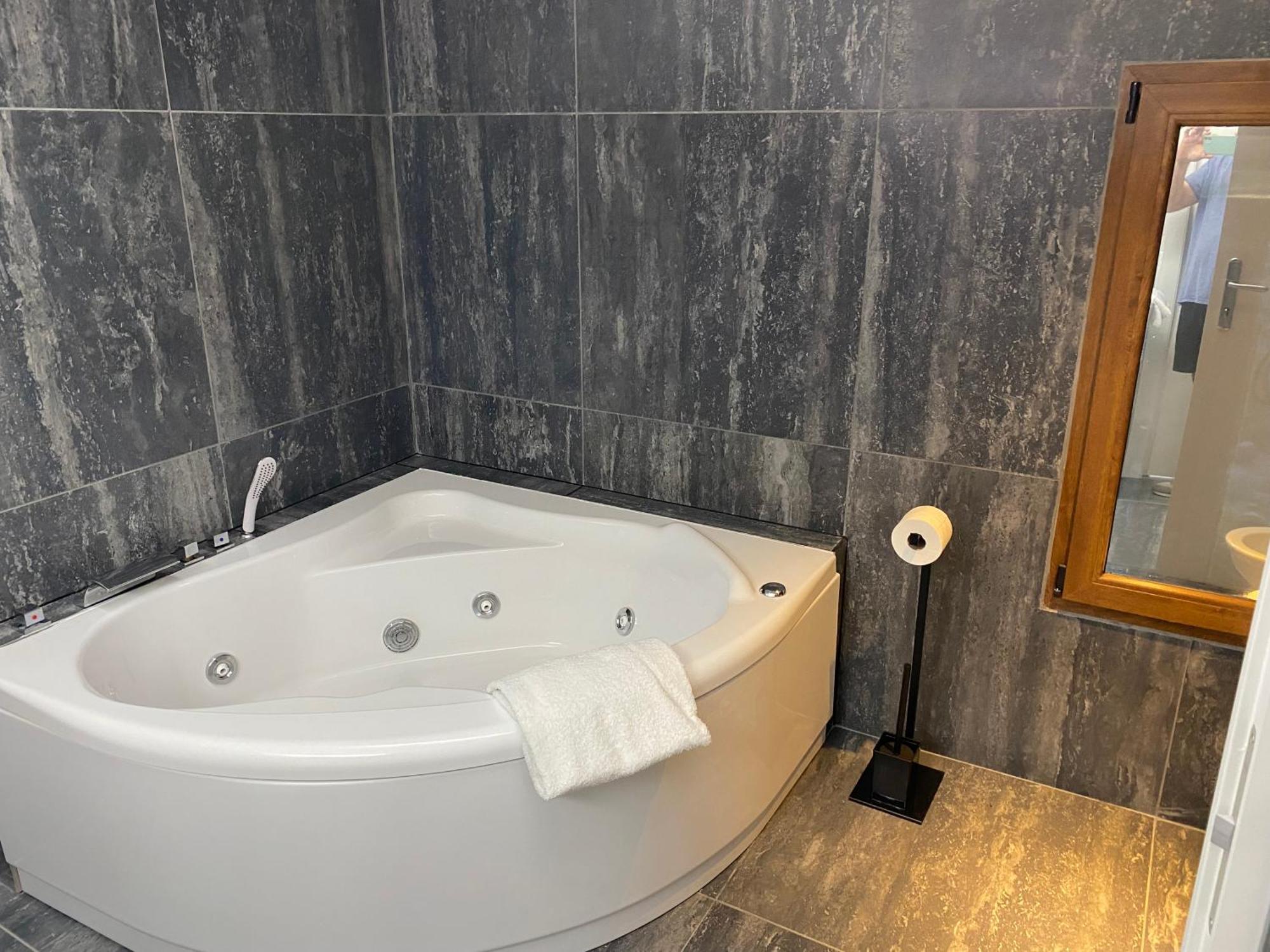 Agriturismo Il Casolare Попи Екстериор снимка